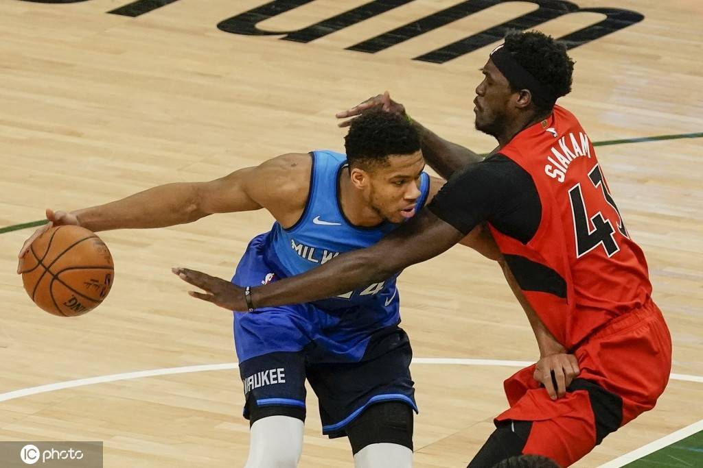 雄鹿碾压浙江队,范弗利特关键制胜 雄鹿碾压浙江队,范弗利特关键制胜