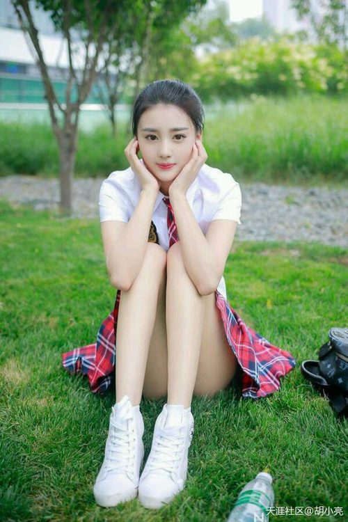 唯一之战，纳达尔在拉沃尔杯蒙特卡洛特别赛中翻盘统治全场，红土之王再铸传奇