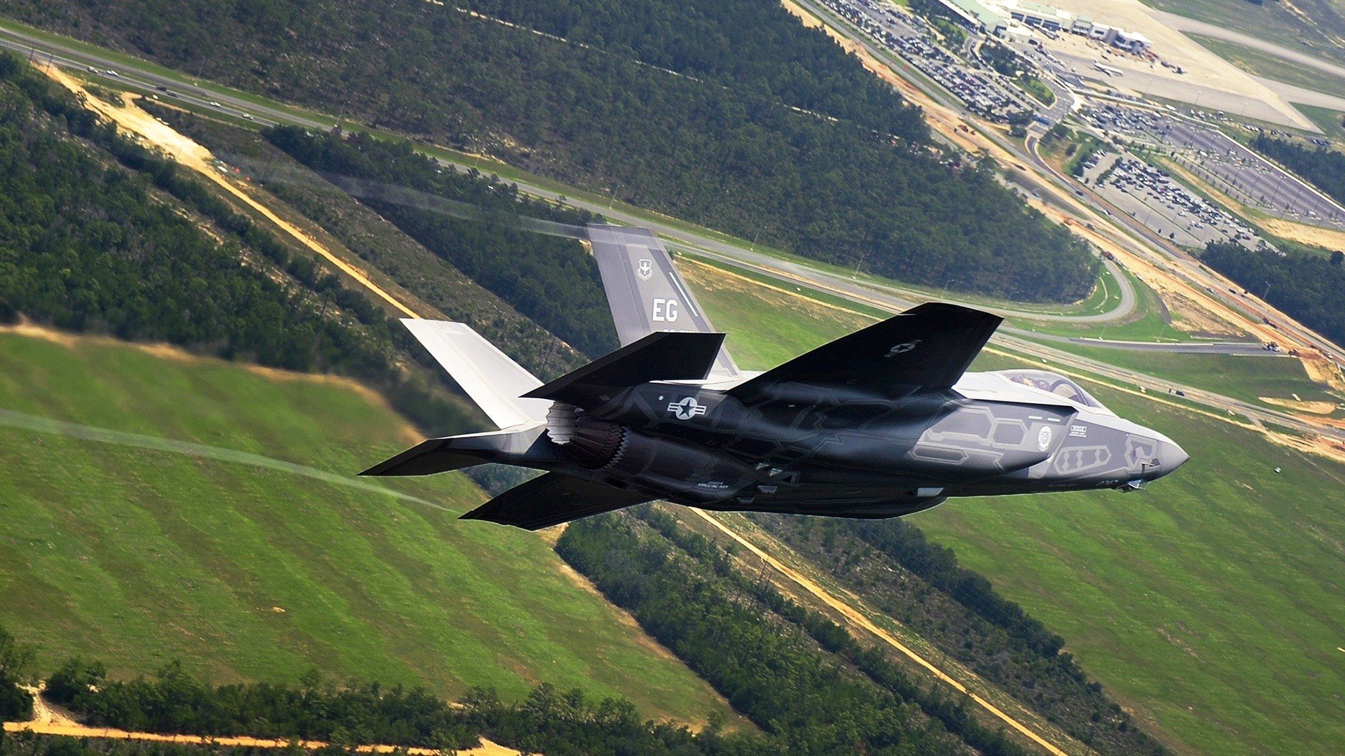 欧洲赛场双重奏，巴黎连击锁定出线，英格兰巅峰战改变争冠格局