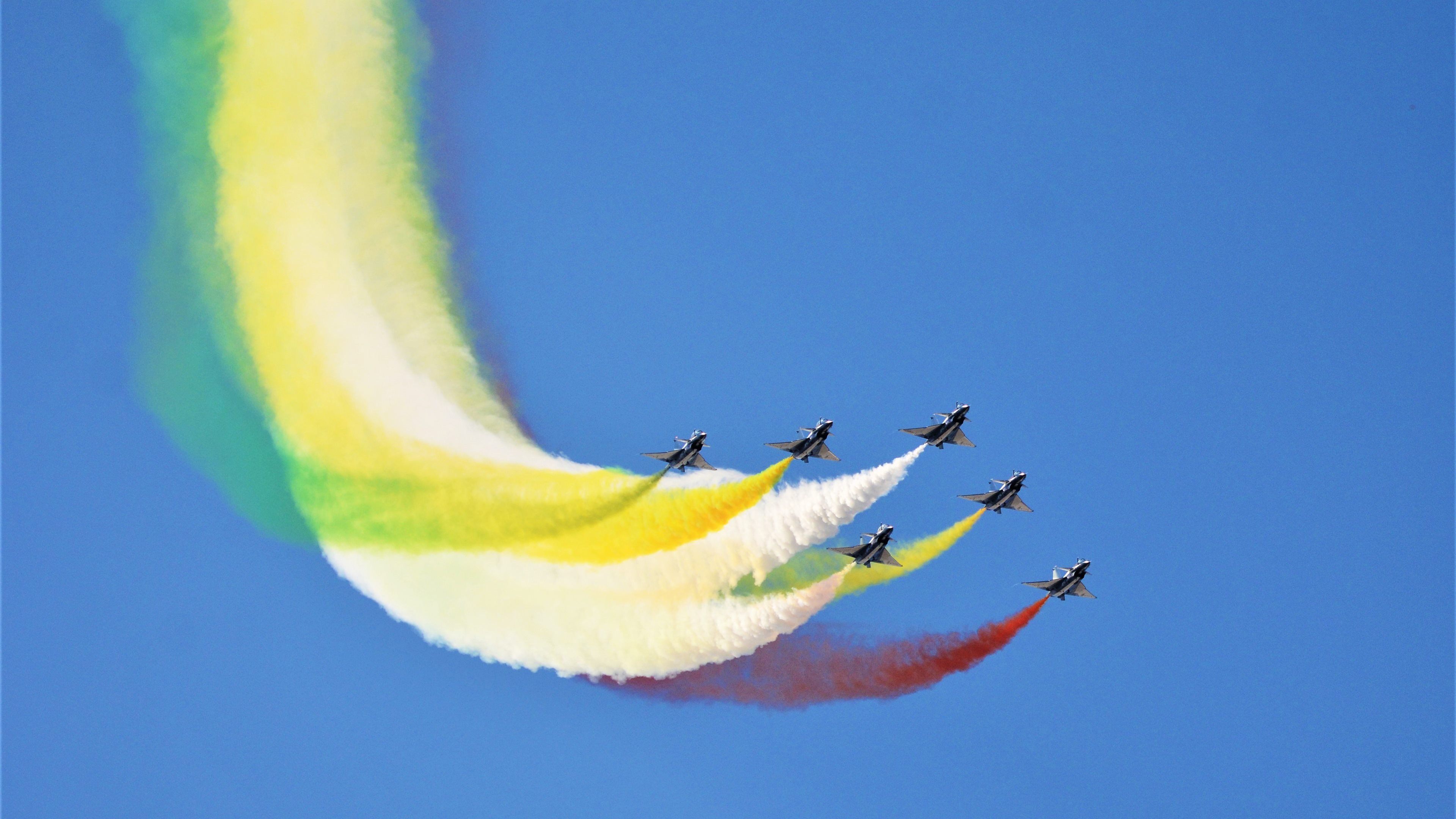 星光穿透洪流,久保建英闪耀全场无争议,利物浦全面压制巴黎的技术画卷