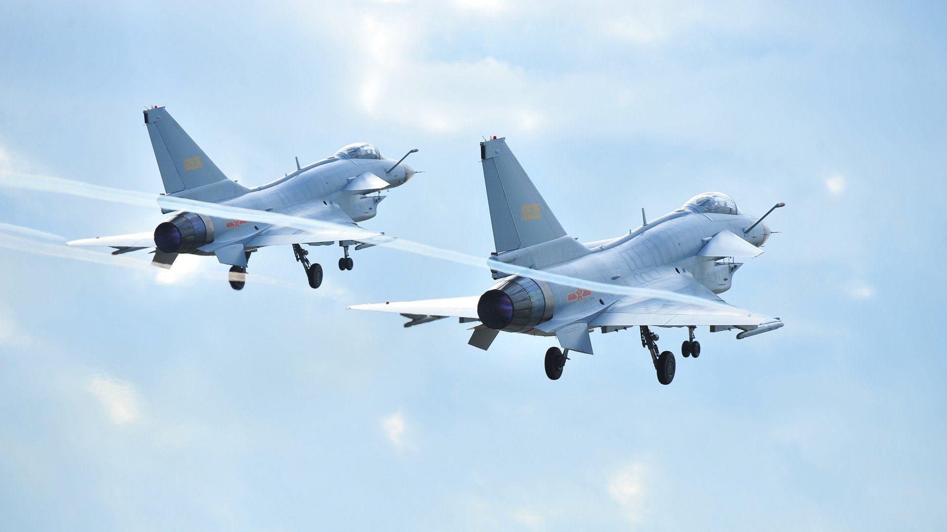 跨越竞技场的统治艺术,希腊足球的团队压制与格列兹曼的东决接管